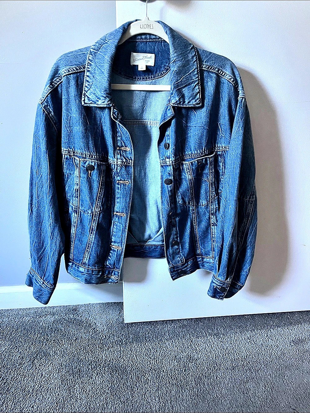 Universal Thread Denim Jacket Denim Jean Jacket Size Small Like New